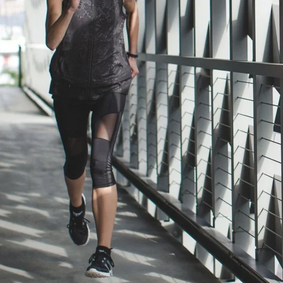 Lululemon Light Speed Vest size 10 - Picture 2 of 10